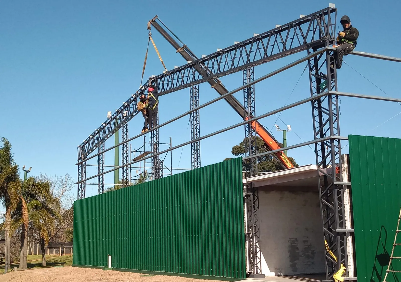 Trabajo de herrería realizado por MG Construcciones (foto 2)