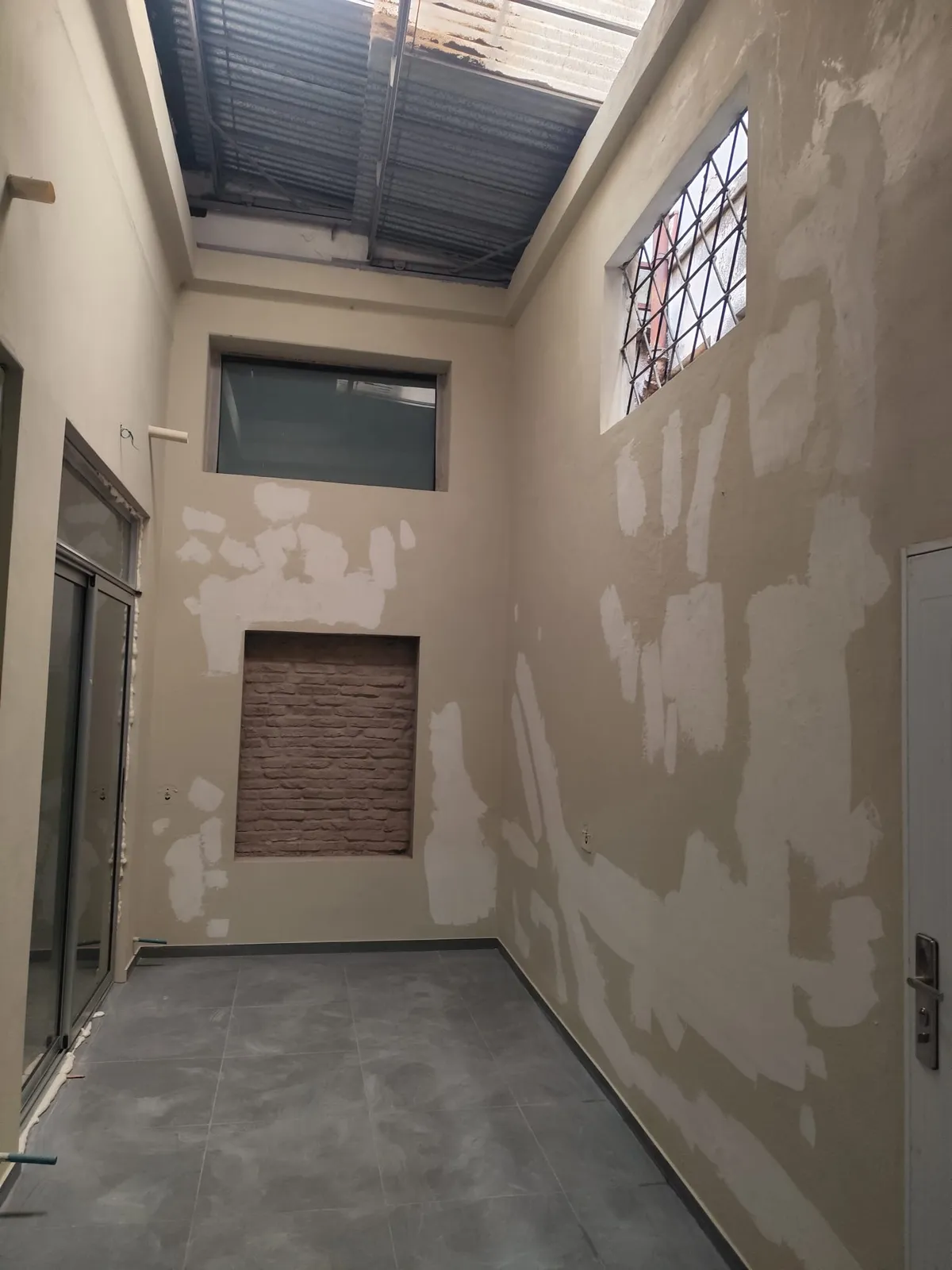 Trabajo de pintura realizado por MG Construcciones (foto 3)