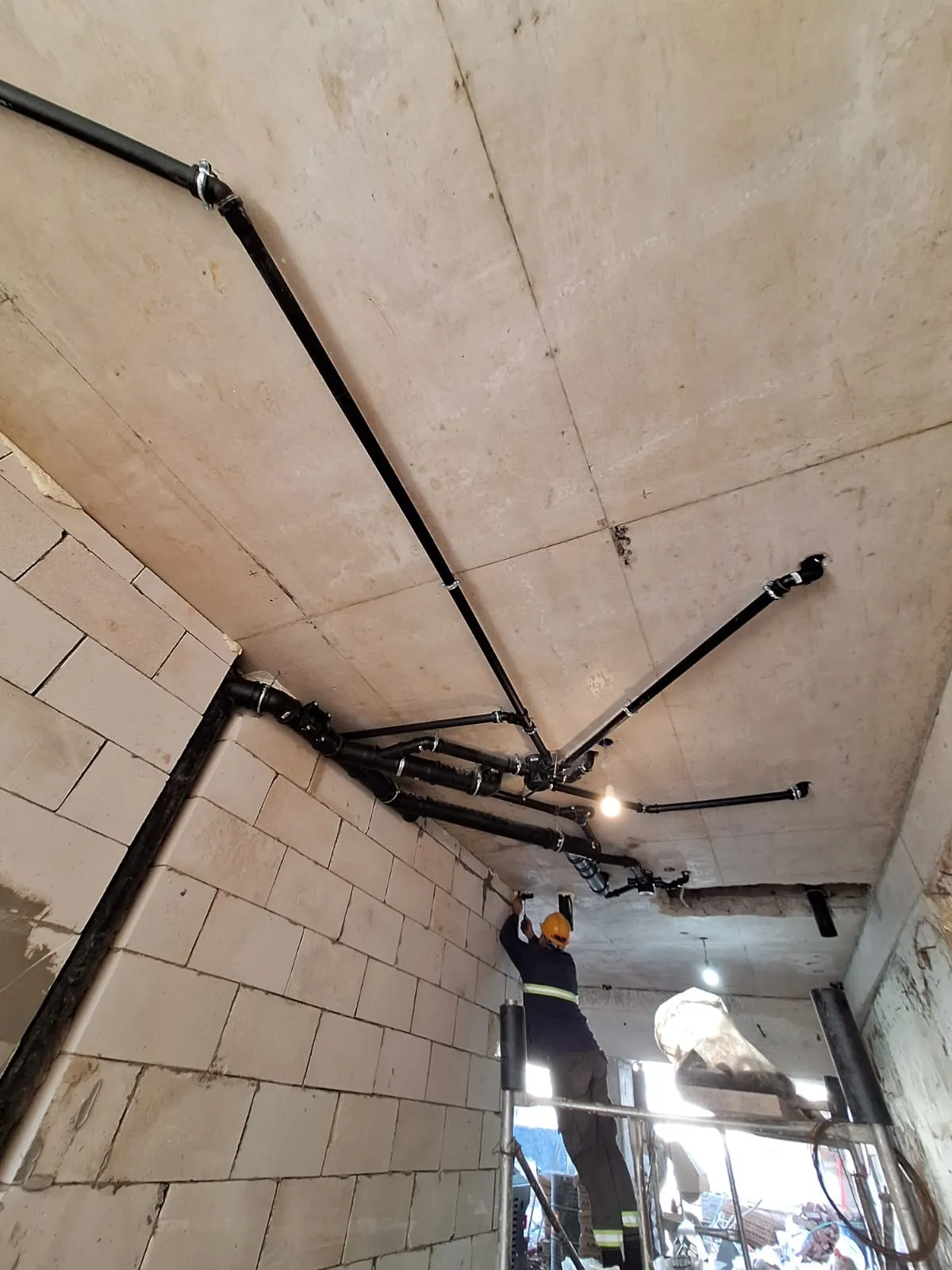 Trabajo de sanitaria realizado por MG Construcciones (foto 9)